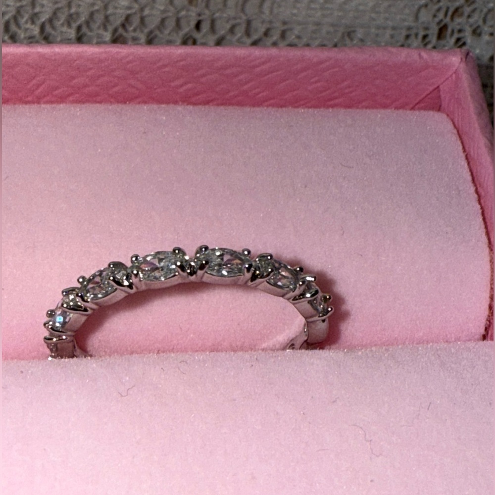 NWT Swarovski Marquise Zirconia Ring - Picture 2 of 11